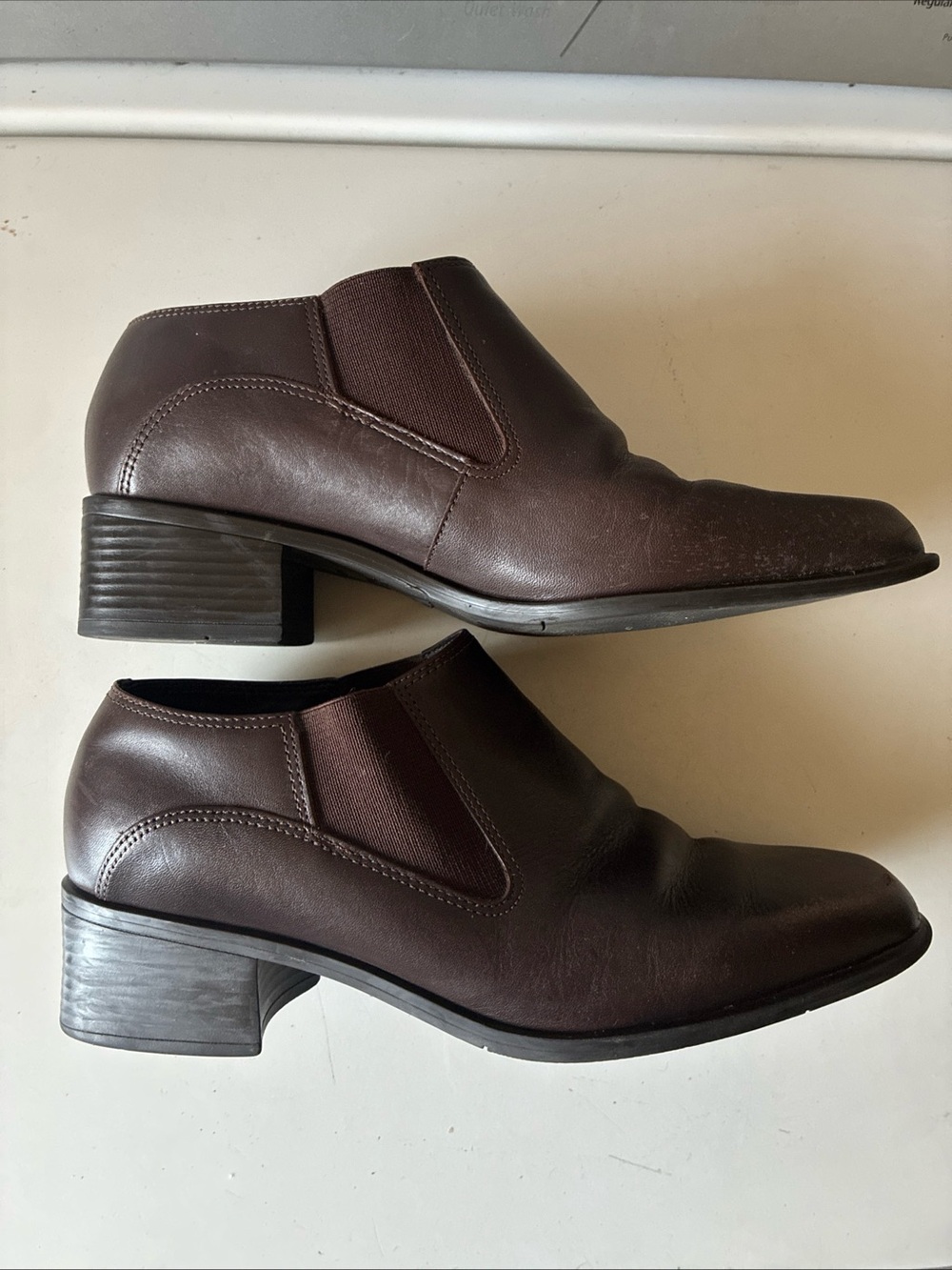 VNTG Partners- Brown Leather Ankle Boots Shoes Block 1” Heel Slip-On Womens Sz 7